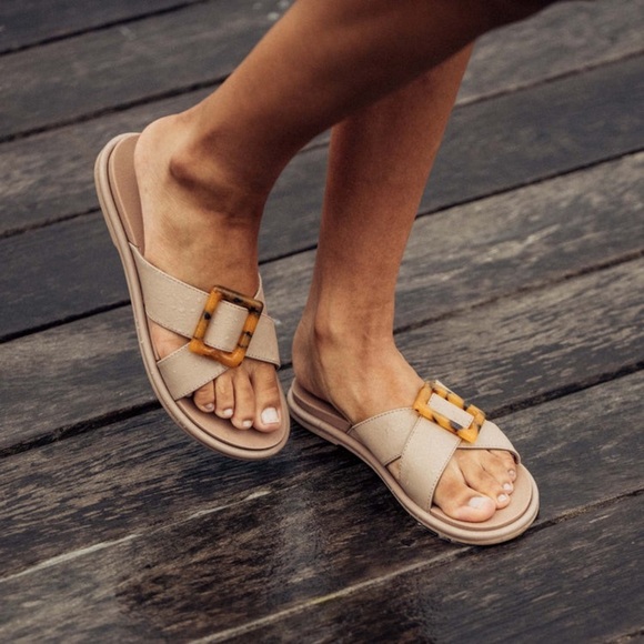OluKai “La‘i” Slide Versatile Slide Sandals, size 6 - Picture 1 of 8